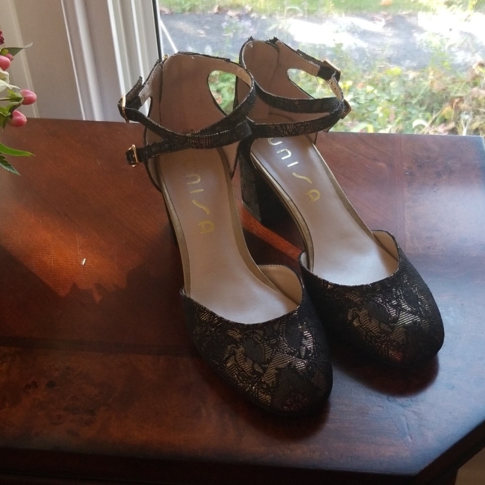 Unisa Gold Black Block Strap Heels 7.5
